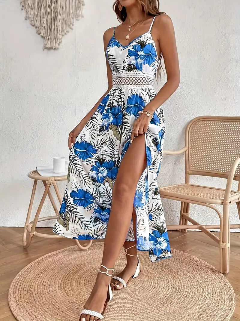 Vestido Virginia com alças finas e estampa floral, com fenda